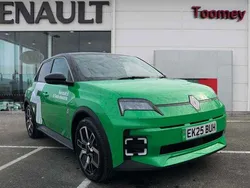 New 2025 Renault R5 Komfort Hatchback | £26,590 (Fair price)