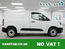 White Used 2023 Vauxhall Combo Edition MPV | £15,989 (Expensive)