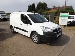 White Used 2018 Peugeot Partner MPV | £5,495 (Good price)