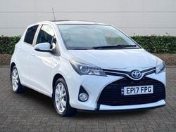 White Used 2017 Toyota Yaris Hybrid Hatchback | £12,295 (Fair price)