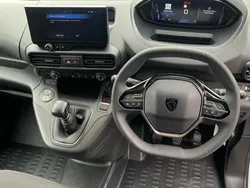 White New 2025 Peugeot Partner S MPV | £17,292 (Fair price)