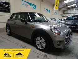 Silver Used 2017 Mini Cooper Hatch Hatchback | £9,250 (Good price)