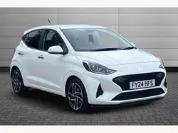 White Used 2024 Hyundai i10 Premium Hatchback | £15,495 (Fair price)
