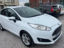 White Used 2013 Ford Fiesta Zetec Hatchback | £3,495 (Fair price)