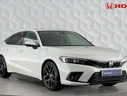 Platinum white Used 2023 Honda Civic Advance Hatchback | £26,395 (Fair price)