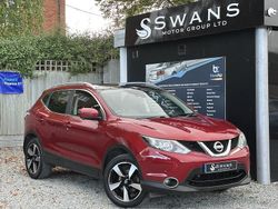 Red Used 2016 Nissan Qashqai N-Connecta SUV | £5,495 (A bit pricey)