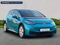 Turquoise Used 2022 VW ID.3 Pro Performance Hatchback | £16,166 (Fair price)