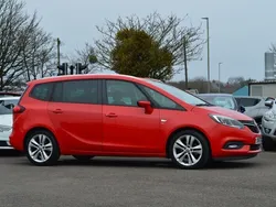 Lava red Used 2017 Vauxhall Zafira SRi MPV | £7,975 (A bit pricey)
