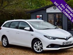 White Used 2019 Toyota Auris Estate | £6,995
