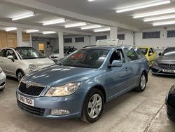 Grey Used 2011 Skoda Octavia Elegance Estate | £3,895 (Fair price)