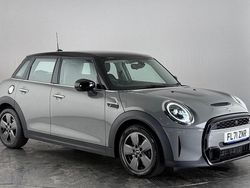 Used 2021 Mini Cooper S Classic Hatchback | £15,250 (Good price)