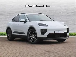 White Used 2025 Porsche Macan SUV | £67,550 (Good price)