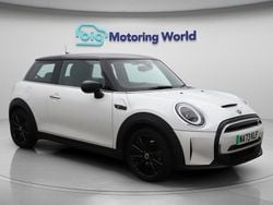 White Used 2023 Mini Cooper SE Hatch Hatchback | £16,400 (Good price)