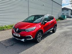 Red Used 2017 Renault Captur Dynamique SUV | £5,750 (Fair price)