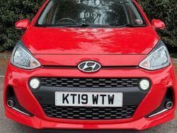 Red Used 2019 Hyundai i10 Premium SE Hatchback | £10,495 (Fair price)