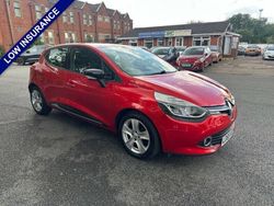 Red Used 2015 Renault Clio IV Dynamique Hatchback | £6,795 (Fair price)