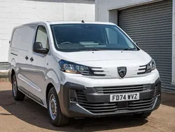 White New 2024 Peugeot Expert S Van | £20,450 (Good price)