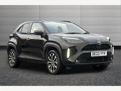 Black Used 2023 Toyota Yaris Hybrid Design SUV | £21,650 (Fair price)