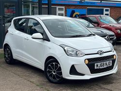 White Used 2018 Hyundai i10 SE Hatchback | £7,480 (Fair price)