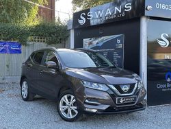Bronze Used 2017 Nissan Qashqai N-Connecta SUV | £7,995 (Fair price)