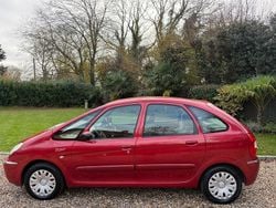 Red Used 2009 Citroën Xsara Picasso MPV | £1,650 (Fair price)