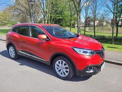 Red Used 2015 Renault Kadjar Dynamique SUV | £6,495 (Fair price)