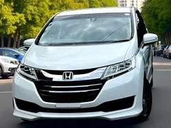 White Used 2013 Honda Odyssey MPV | £8,900 (A bit pricey)