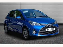 Blue Used 2017 Toyota Yaris Hatchback | £8,095 (Fair price)