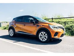 Orange/black Used 2020 Renault Captur Iconic SUV | £8,990 (Fair price)