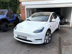 White Used 2022 Tesla Model Y Long Range AWD SUV | £19,495 (Fair price)