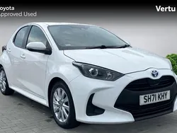 White Used 2022 Toyota Yaris Hybrid Hatchback | £15,549 (Good price)