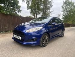 Blue Used 2015 Ford Fiesta Zetec Hatchback | £4,250 (Fair price)