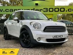 White Used 2013 Mini One Countryman SUV | £6,450 (A bit pricey)