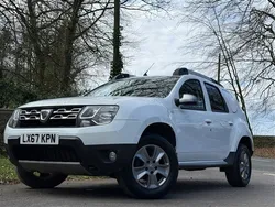 White Used 2017 Dacia Duster Lauréate SUV | £6,350 (Fair price)