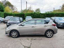 Bronze Used 2016 Toyota Auris Business Edition Hatchback | £9,795 (Fair price)
