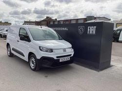 Gelato white New 2025 Fiat Doblò S MPV | £16,990 (Fair price)