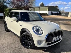 White Used 2016 Mini Cooper Hatch Hatchback | £8,995 (Fair price)