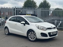 White Used 2011 Kia Rio Hatchback | £3,195 (A bit pricey)