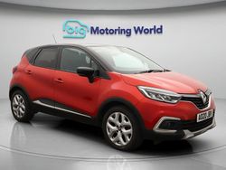 Red/black Used 2020 Renault Captur GT-Line SUV | £10,900 (Fair price)