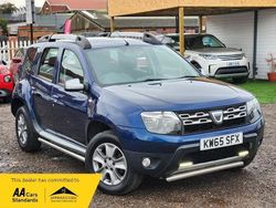 Blue Used 2016 Dacia Duster Lauréate Hatchback | £5,990 (Good price)