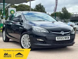 Black Used 2015 Vauxhall Astra Excite Hatchback | £3,850 (Fair price)