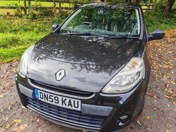 Black Used 2009 Renault Clio II Extreme Hatchback | £3,250 (A bit pricey)