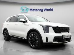 White Used 2025 Kia Sorento SUV | £43,100 (Fair price)