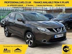 Bronze Used 2017 Nissan Qashqai N-Connecta SUV | £8,499 (Good price)