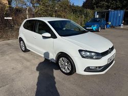 Candy white Used 2015 VW Polo SE Hatchback | £5,775 (Fair price)