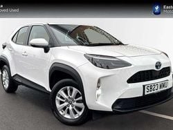 White Used 2023 Toyota Yaris Hybrid SUV | £18,199 (Good price)