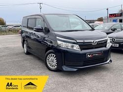 Blue Used 2015 Toyota Voxy MPV | £11,495