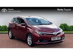 Red Used 2017 Toyota Auris Business Edition Hatchback | £10,992 (Fair price)