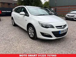 White Used 2015 Vauxhall Astra Design Edition Estate | £4,495 (Fair price)
