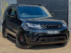 Santorini black New 2025 Land Rover Discovery 5 SE SUV | £65,950 (Fair price)